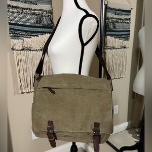 NWOT messenger bag